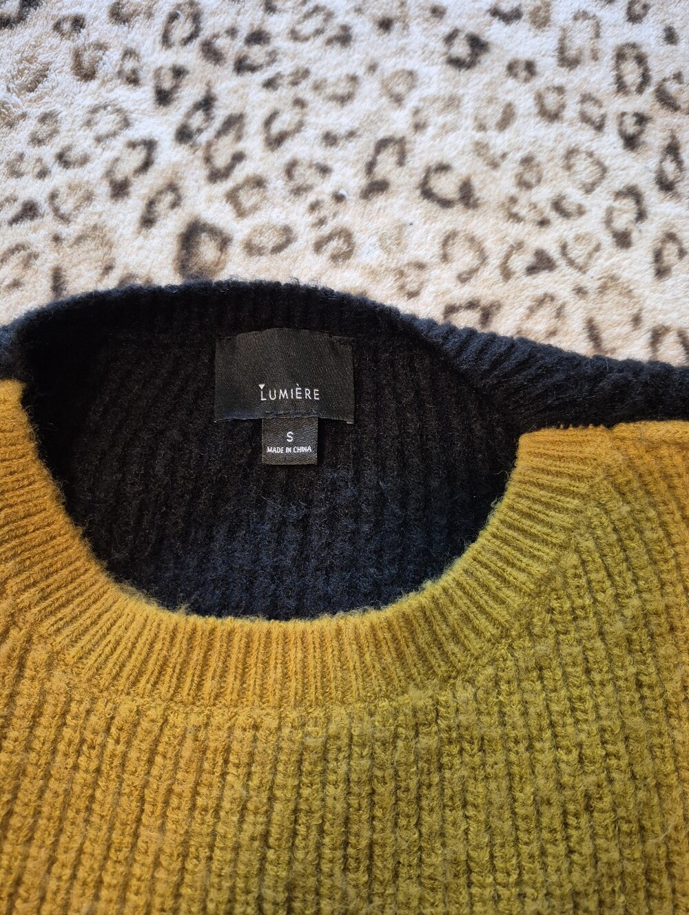 Colorblock Knit Sweater - Picture 4 of 6